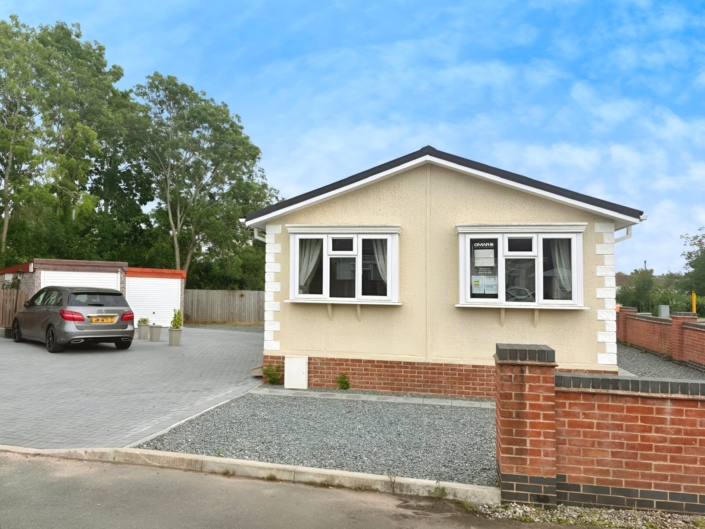 Residential Park Homes for sale at Springfield Park, Hinckley, Leicestershire