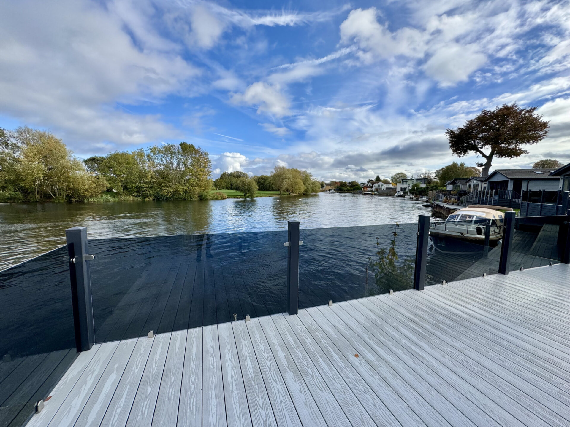 Staines-Upon-Thames, Surrey